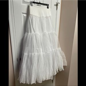 David’s Bridal | Plus Size Ball Gown Silhouette Slip Size 1X